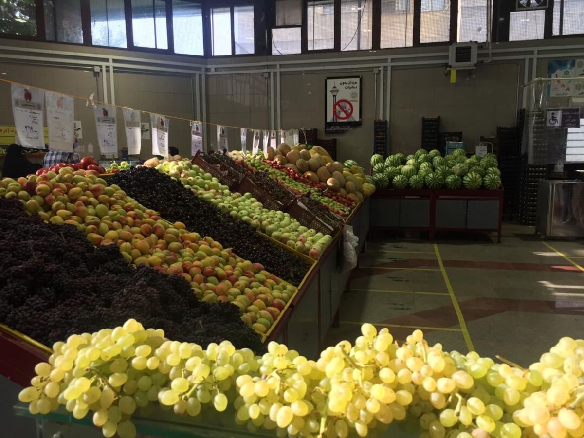 کاهش قیمت 10 قلم میوه در میادین میوه و تره بار تهران