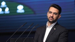 آذری جهرمی پرتاب ناموفق ماهواره ایران را تکذیب کرد