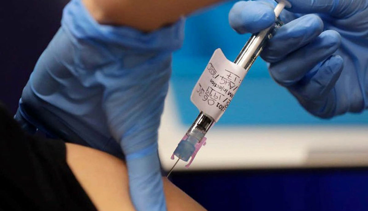 بهبودیافتگان کرونا تزریق واکسن را ۳ هفته به تعویق بیاندازند