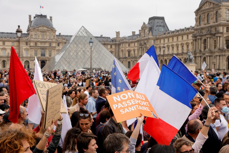 تظاهرات صدهزاری نفری فرانسه؛ معترضان خواستار آزادی واکسیناسیون