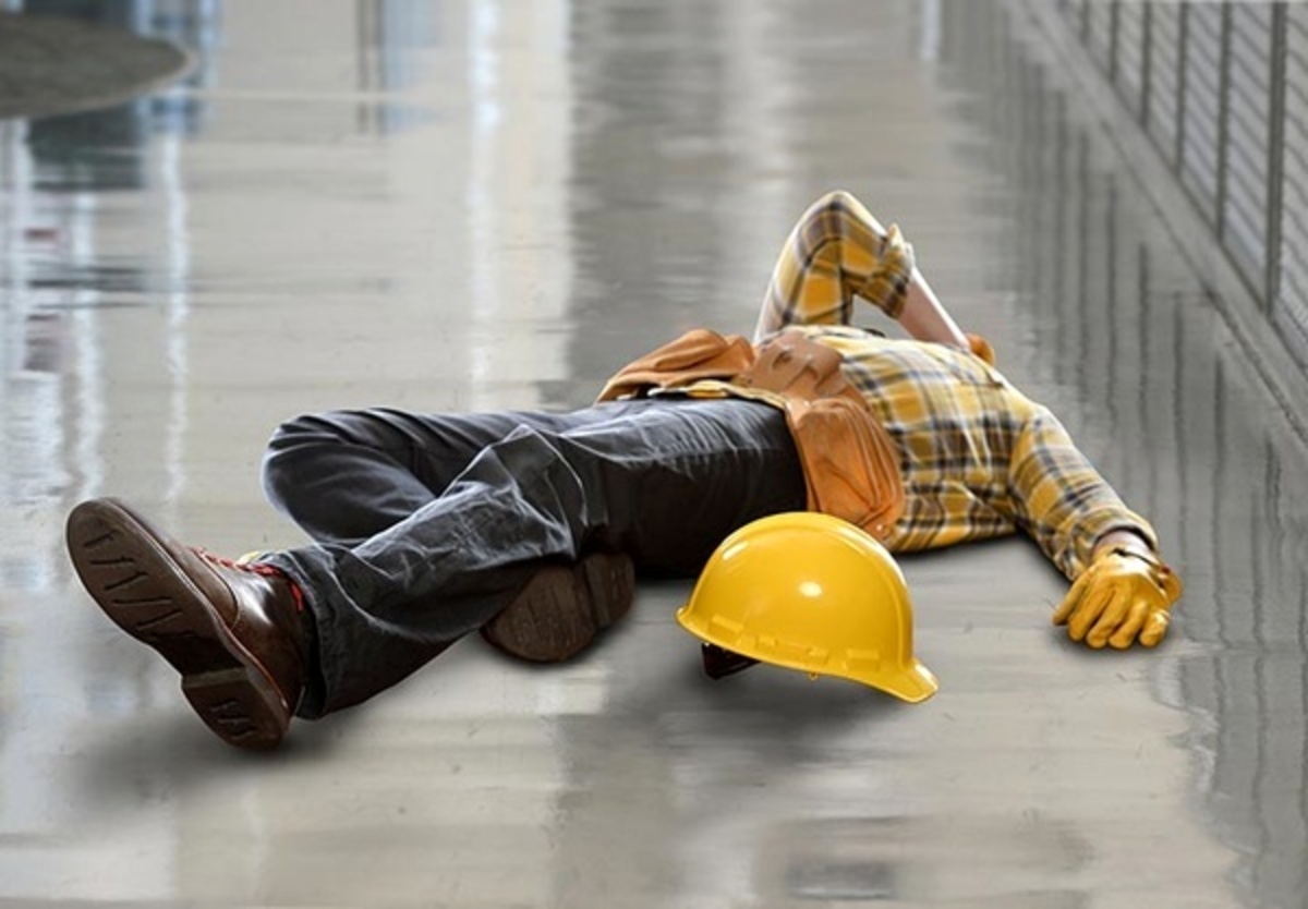 قم/ سقوط مرگبار یک کارگر از طبقه هفتم