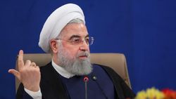 روحانی: سال ۹۹ حرف های بدون محاسبه برای تعطیلی مشاغل می زدند