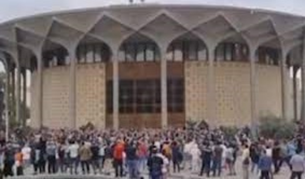اعتراض به کم آبی خوزستان در چهارراه ولیعصر تهران