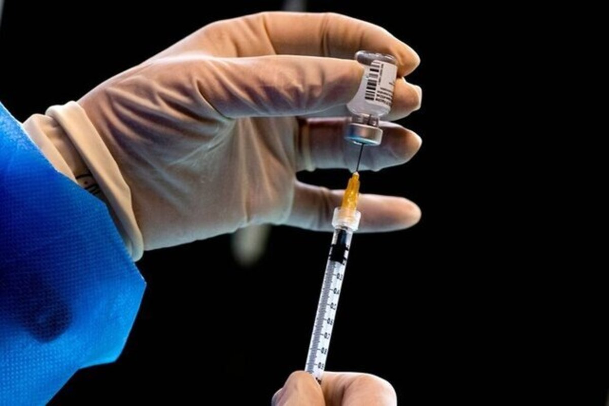 مبتلایانِ کرونا چه زمانی می‌توانند واکسن بزنند؟