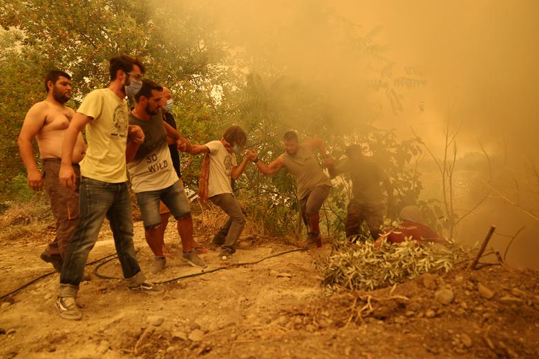 مدیترانه آتشین؛ 65 کشته در الجزایر/ شعله های آتش در یونان و ایتالیا