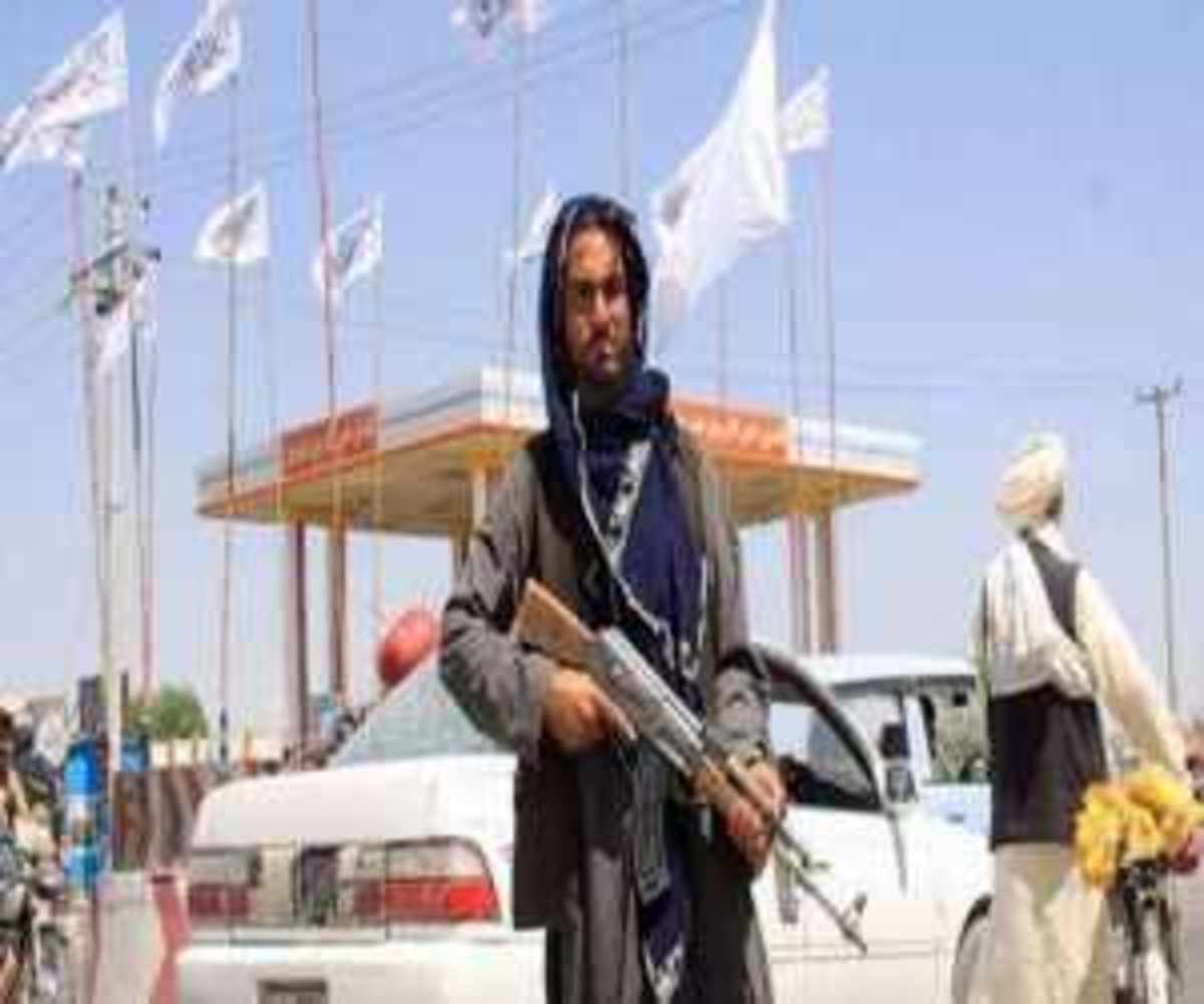 فرار اشرف غنی از افغانستان/ ورود طالبان به کاخ ریاست جمهوری / دولت موقت در کار نیست
