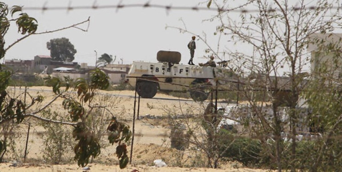حمله داعش به نظامیان مصر در صحرای سینا/ مرگ 5 نظامی
