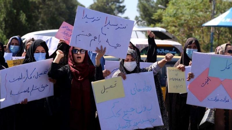 اعتراض زنان افغانستان؛ از هرات تا کابل: ما نمی ترسیم/ ما حقوق خود را می خواهیم