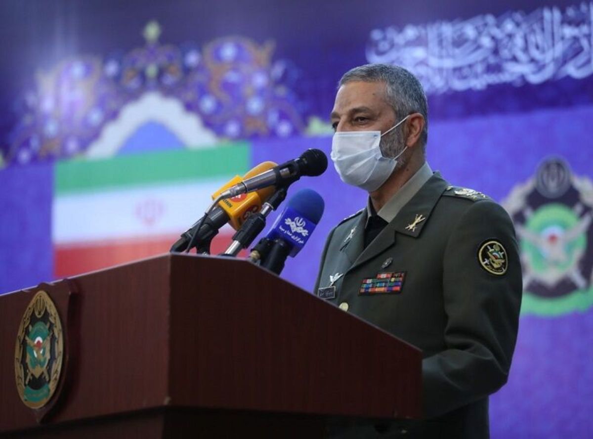 فرمانده کل ارتش: اقدامات ارتش شایسته ظهور امام زمان است