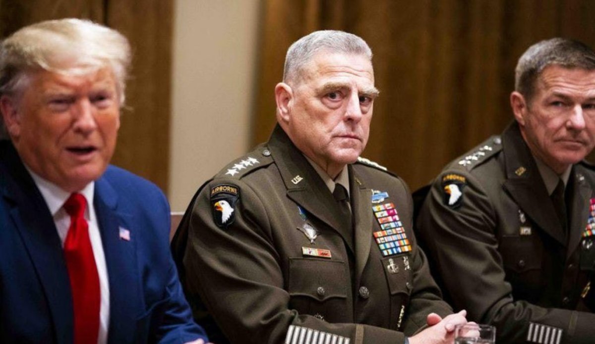 کتاب: فرمانده ارتش امریکا نگران حمله اتمی ترامپ بود