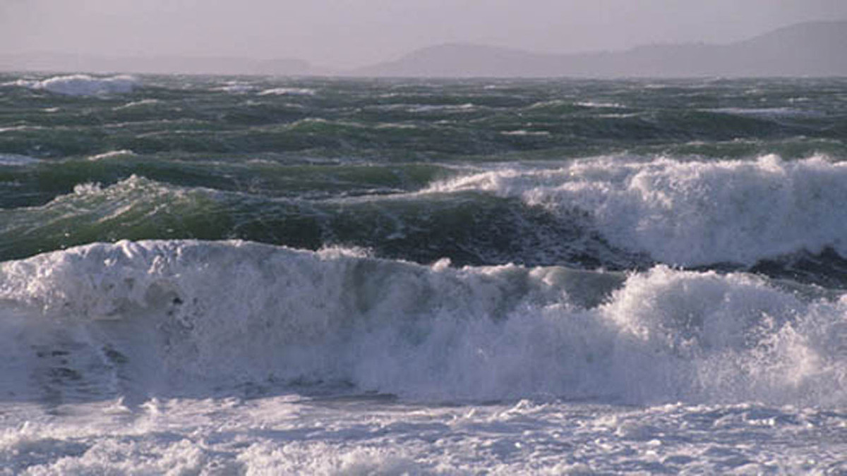 هشدار هواشناسی نسبت به افزایش ارتفاع موج در دریای خزر