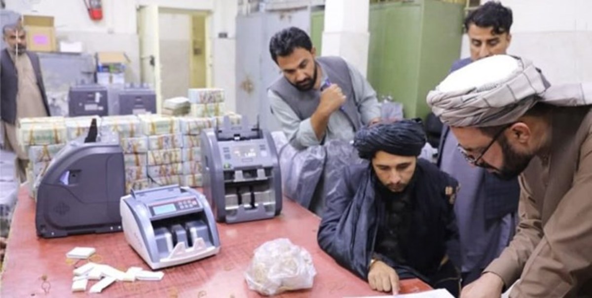 بانک مرکزی افغانستان: کشف بیش از 12 میلیون دلار از منازل مقامات پیشین