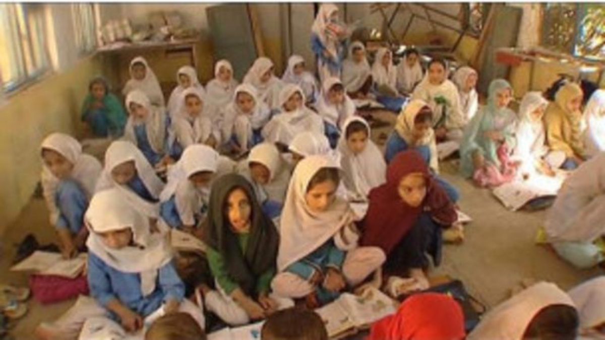شرط طالبان برای حضور دختران در مدرسه (فیلم)