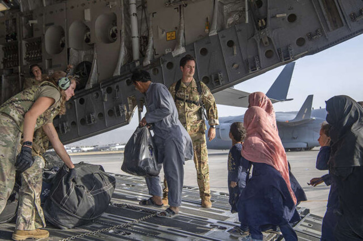 مقام‌های آمریکایی، اسامی آمریکایی و افغان‌های متحد را برای ورود به فرودگاه به طالبان داده‌اند