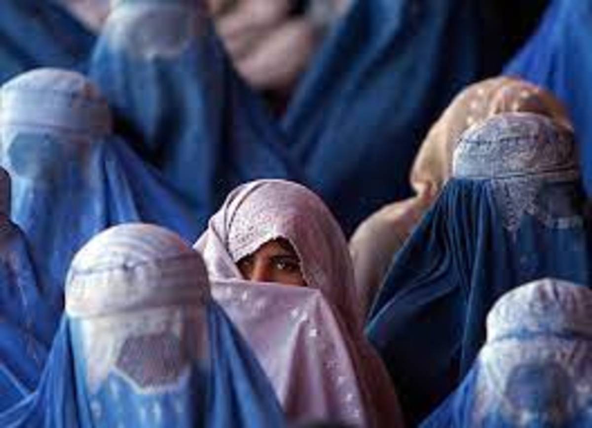 پوشش زنان افغانستان پس از تسلط طالبان (فیلم)