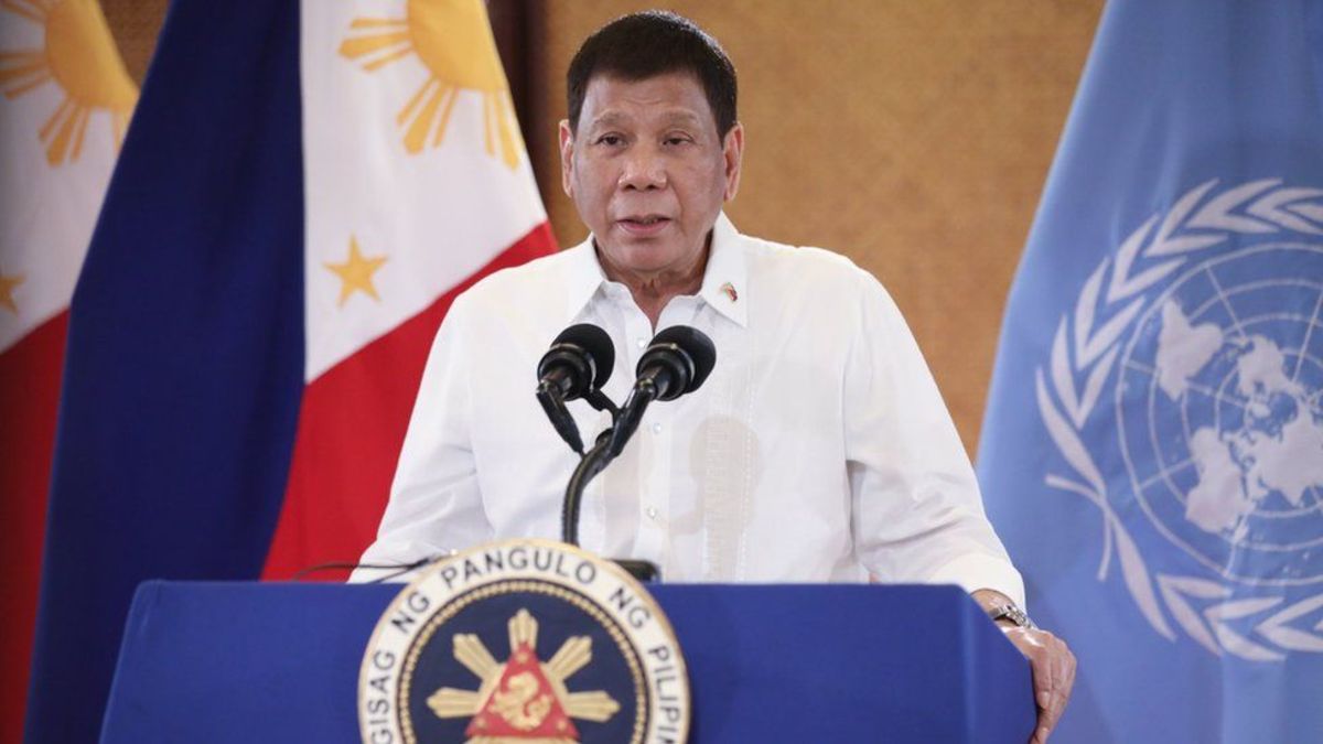 رئیس جمهور جنجالی فیلیپین: بازنشسته می‌شوم/ منتقدان: او خواستار ریاست جمهوری دخترش است