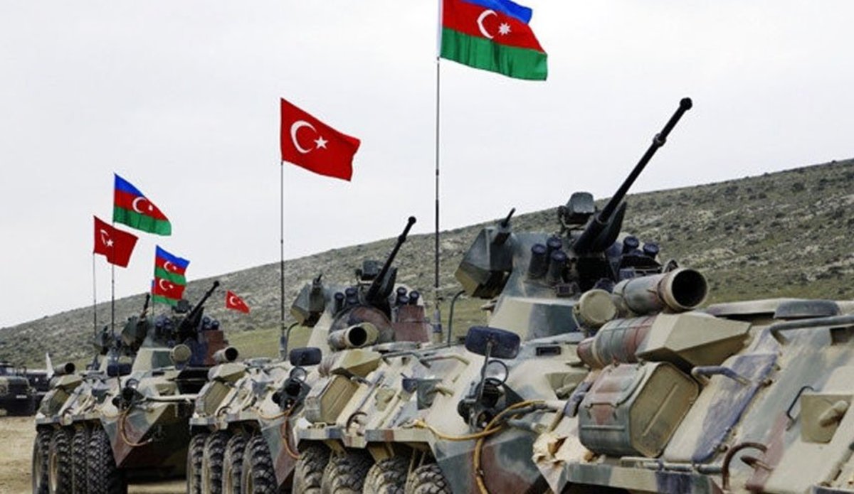 رزمایش مشترک جمهوری آذربایجان و ترکیه در مرز با ایران (فیلم)