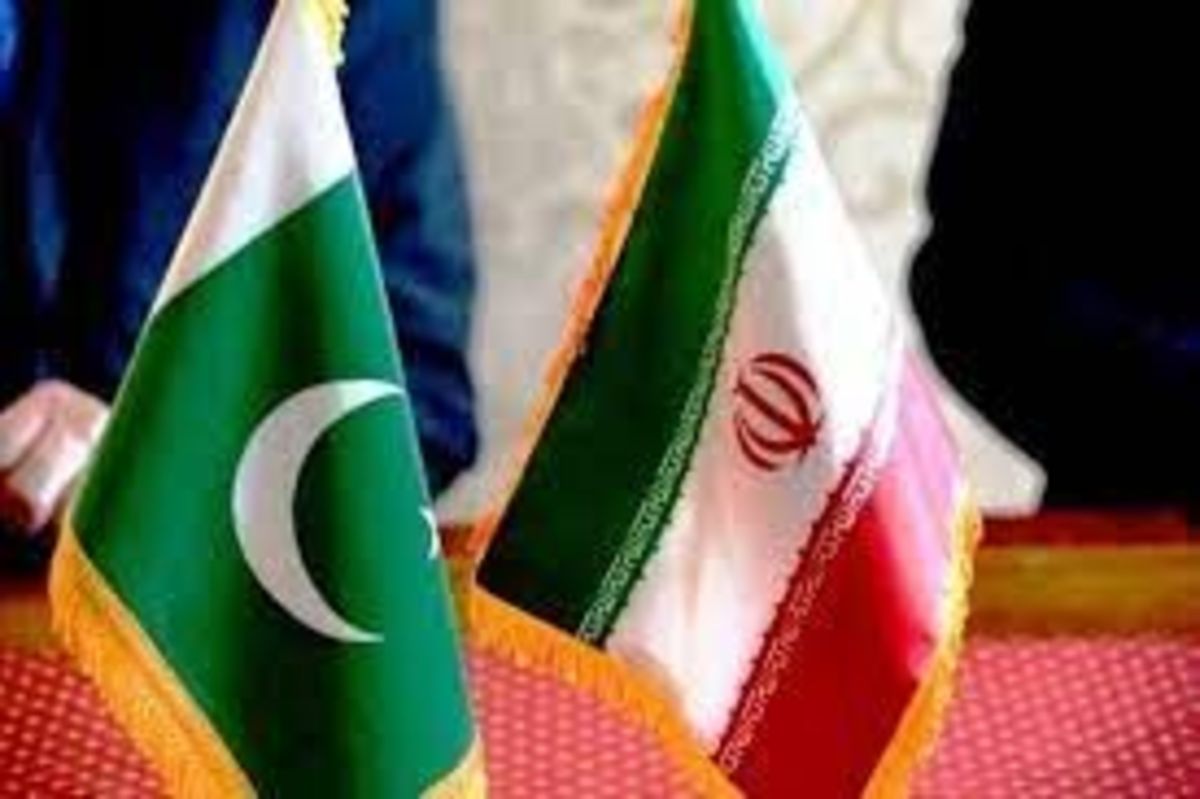 سفارت پاکستان در ایران: وارونه قرار گرفتن پرچم ایران اتفاقی بود