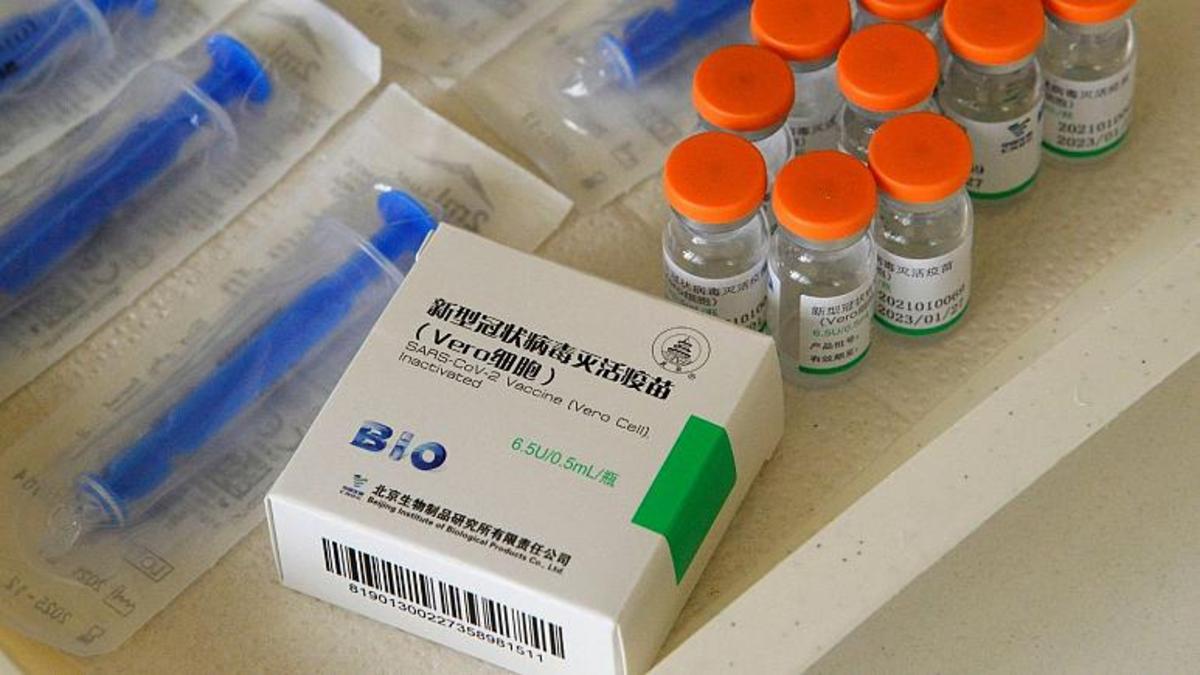 سازمان جهانی بهداشت: افراد ۶۰ سال به بالایی که واکسن چینی کرونا دریافت کرده‌اند، دُز سوم را هم بزنند