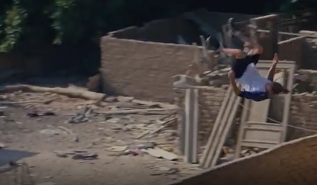 حرکات تماشایی پارکور در کشور مصر (فیلم)