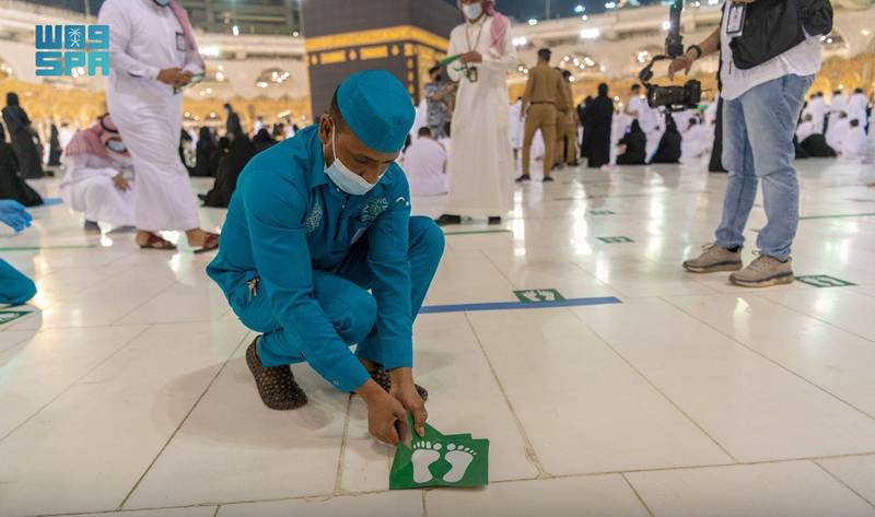عربستان سعودی؛ بازگشت زندگی به حالت عادی/نماز بی فاصله در مسجدالحرام