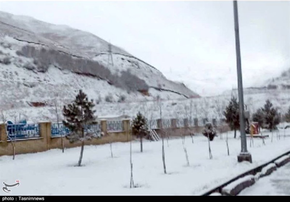 بارش نخستین برف پاییزی در مازندران