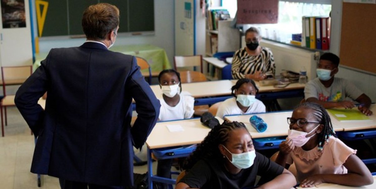 حذف قانون اجباری ماسک در مدارس فرانسه
