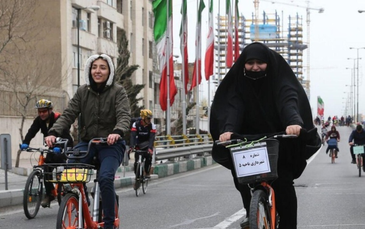 ذوالنوری: مجلس در زمینه تصویب قانون برای جرم انگاری ناهنجاری‌هایی مانند دوچرخه سواری زنان مستعد است / باید به حزب اللهی‌ها میدان دهیم