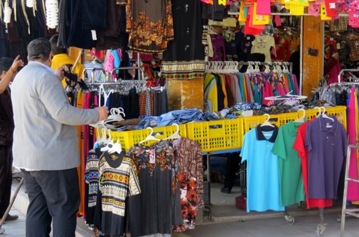 بازار داغ لباس‌های تاناکورا در خیابان‌هاى شیراز