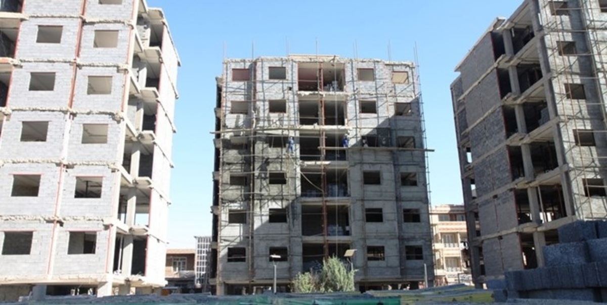 معاون شهردار: در گرانترین منطقه تهران محله ای وجود دارد که پشت بام را متری ۱۰ میلیون تومان می فروشند تا یک واحد فرسوده طبقاتی ایجاد کنند