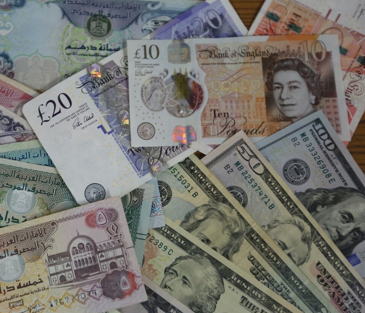 بانک مرکزی: تغییری در ضوابط فروش نقدی ارز در صرافی‌ها ایجاد نشده