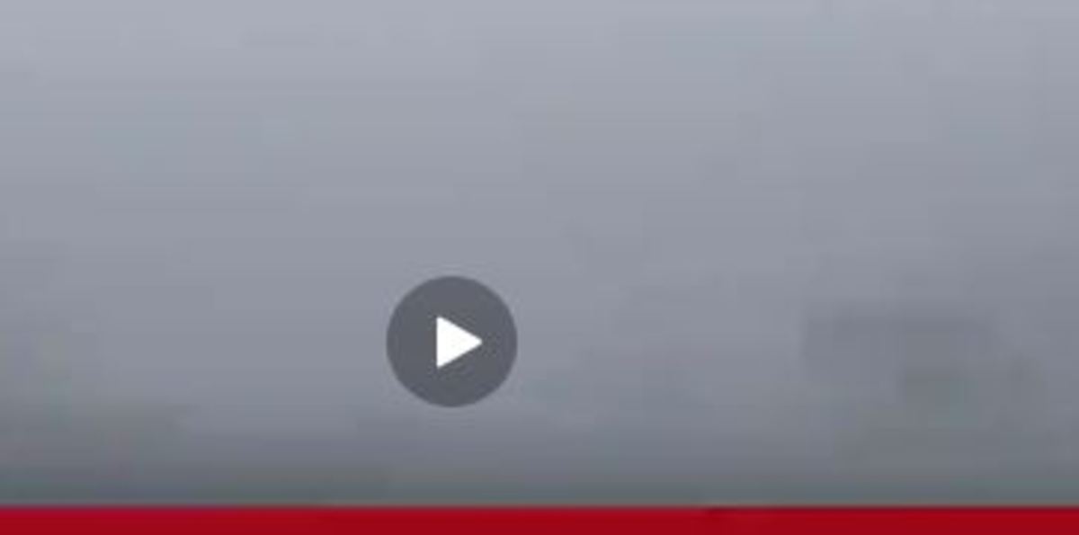 مه غلیظ در اطراف فرودگاه مشهد (فیلم)