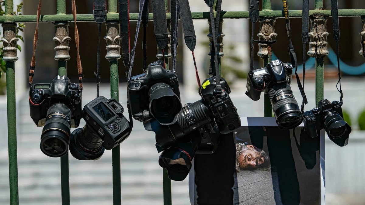 زندانی شدن 488 خبرنگار در  2021/ افزایش بازداشت خبرنگاران زن