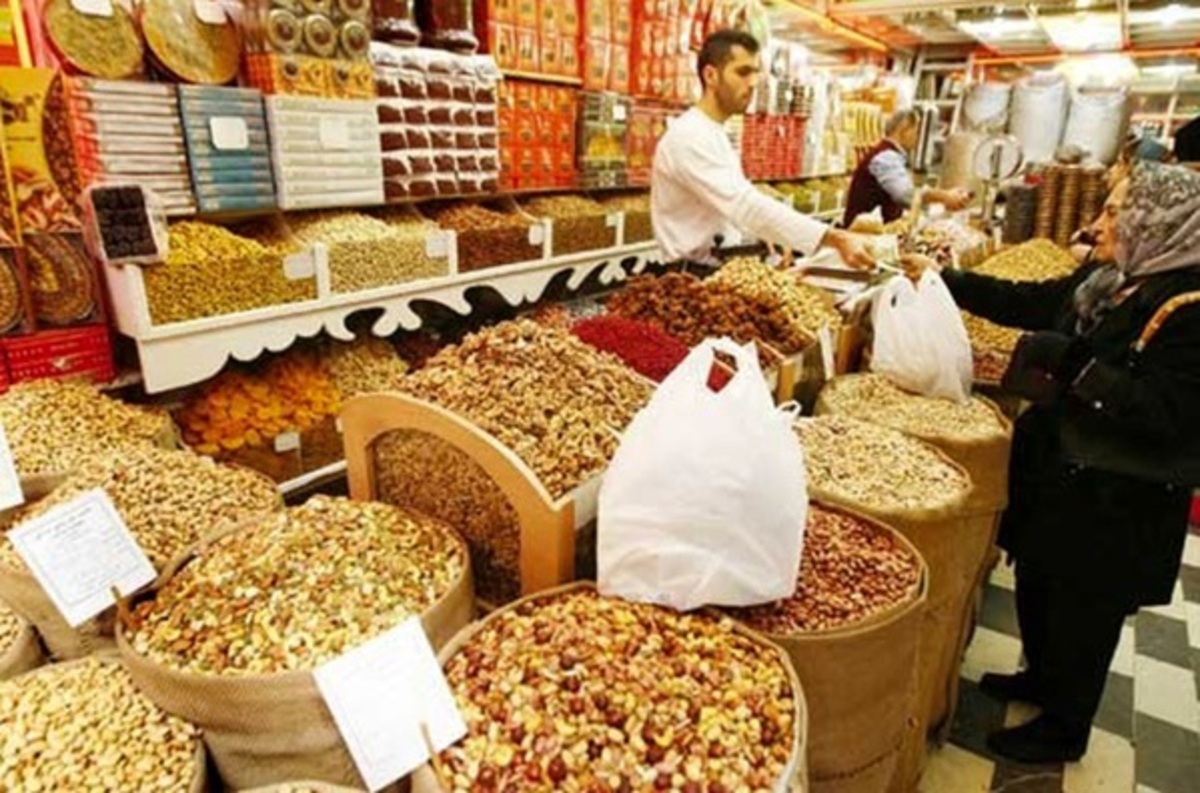 اتحادیه آجیل و خشکبار: خرید آجیل یک‌چهارم شد/ تجار عراقی محصولات را گران‌تر می خرند