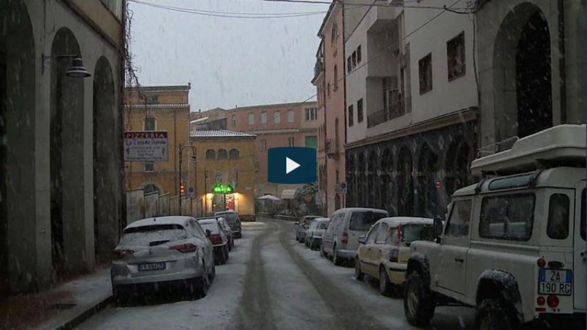 تصاویری از برف و سیل و باد شدید در اسپانیا و ایتالیا (فیلم)