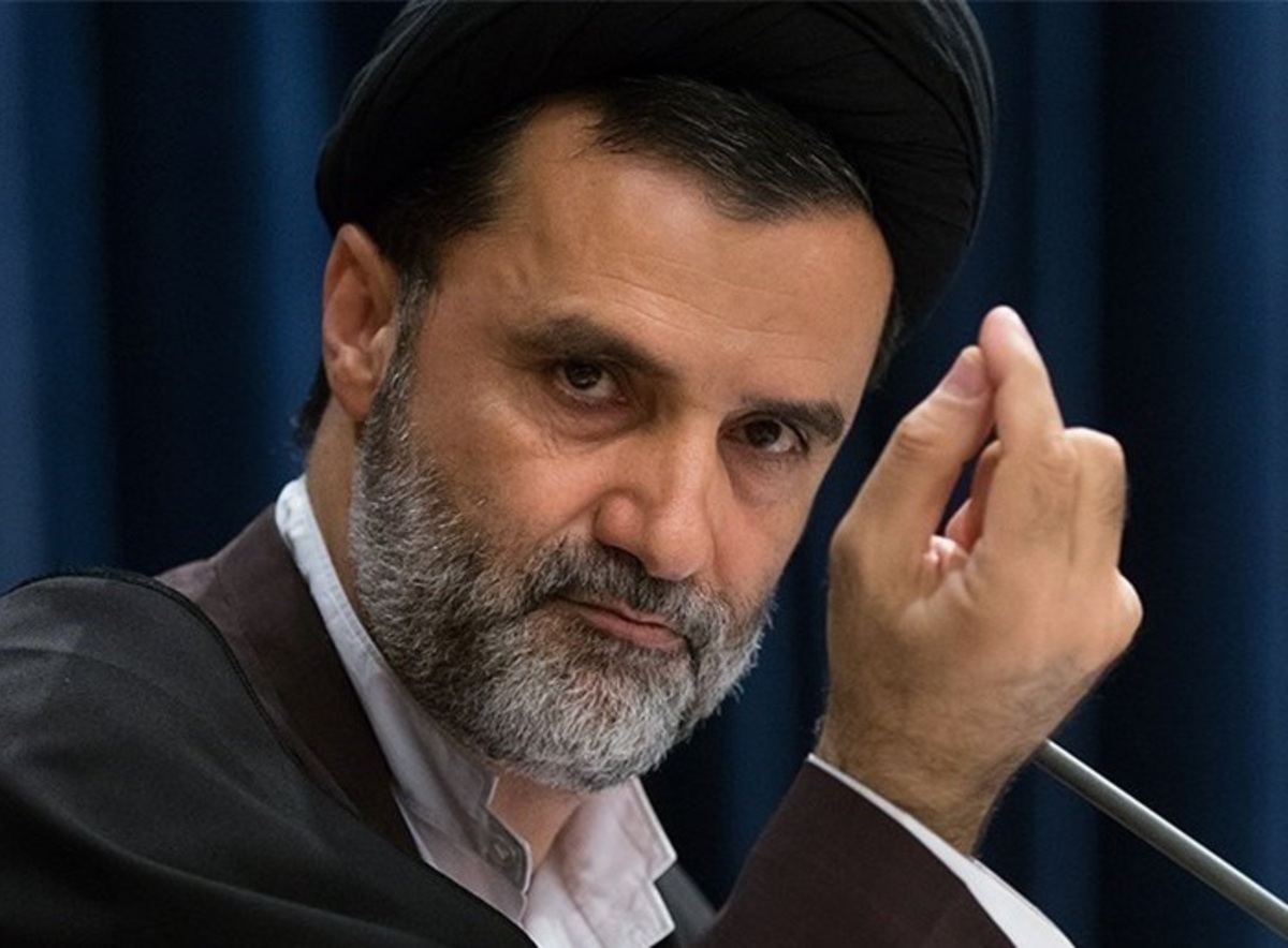 نماینده مجلس: فروش نفت ایران به کشورهایی مجاز است که از جانب آ‌مریکا تعیین شده باشد