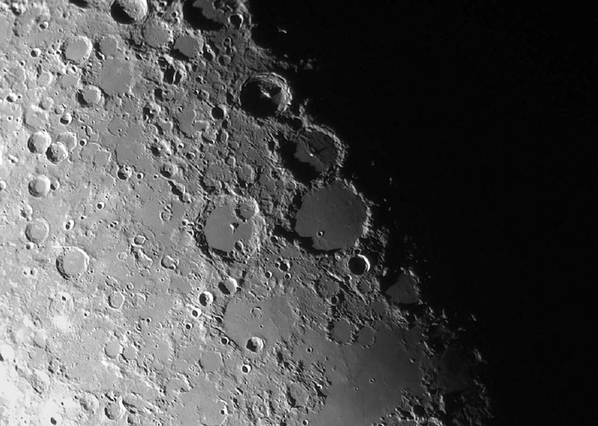 6 شی عجیبی که روی سطح ماه پیدا می‌شود (+عکس)