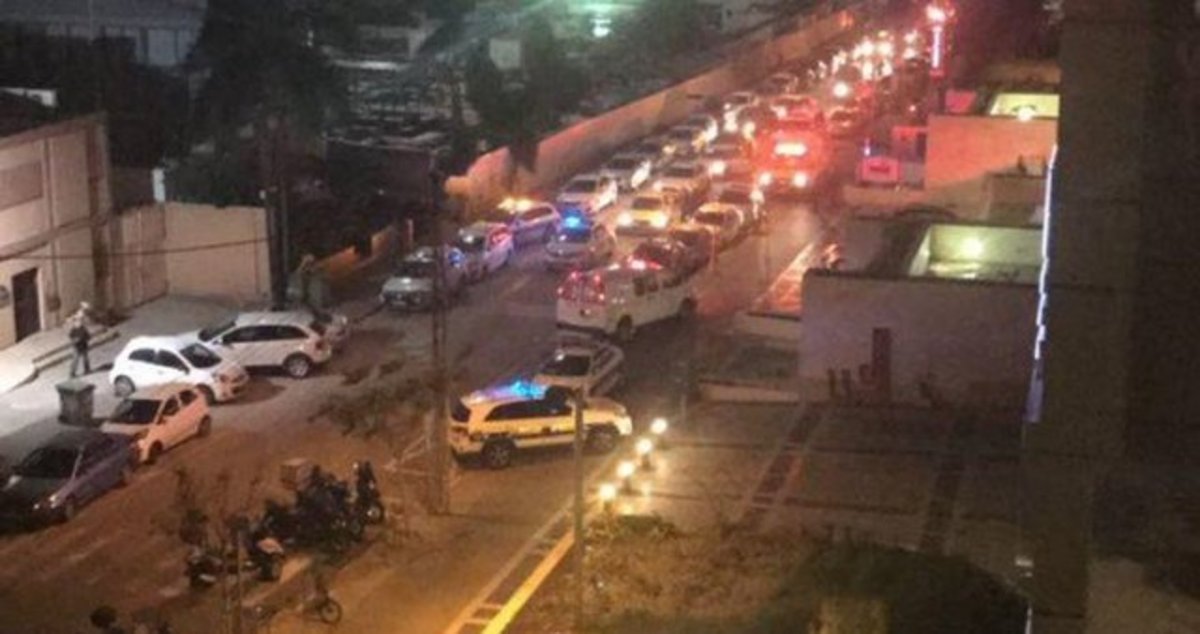 تیراندازی در تل آویو (+عکس)/ کشته شدن ۲ اسراییلی و زخمی شدن ۸ نفر دیگر / عامل حمله فراری است / استقبال و تبریک جهاد اسلامی