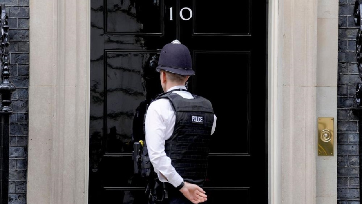 جریمه نخست وزیر انگلیس برای برگزاری میهمانی در شرایط کرونا