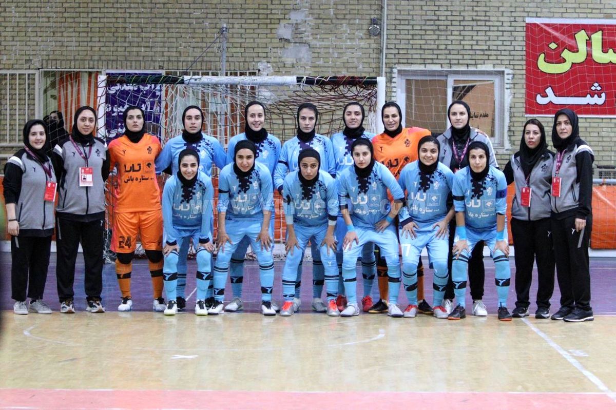 جشن قهرمانی زنان فوتسال تیم پیکان در لیگ برتر (فیلم)