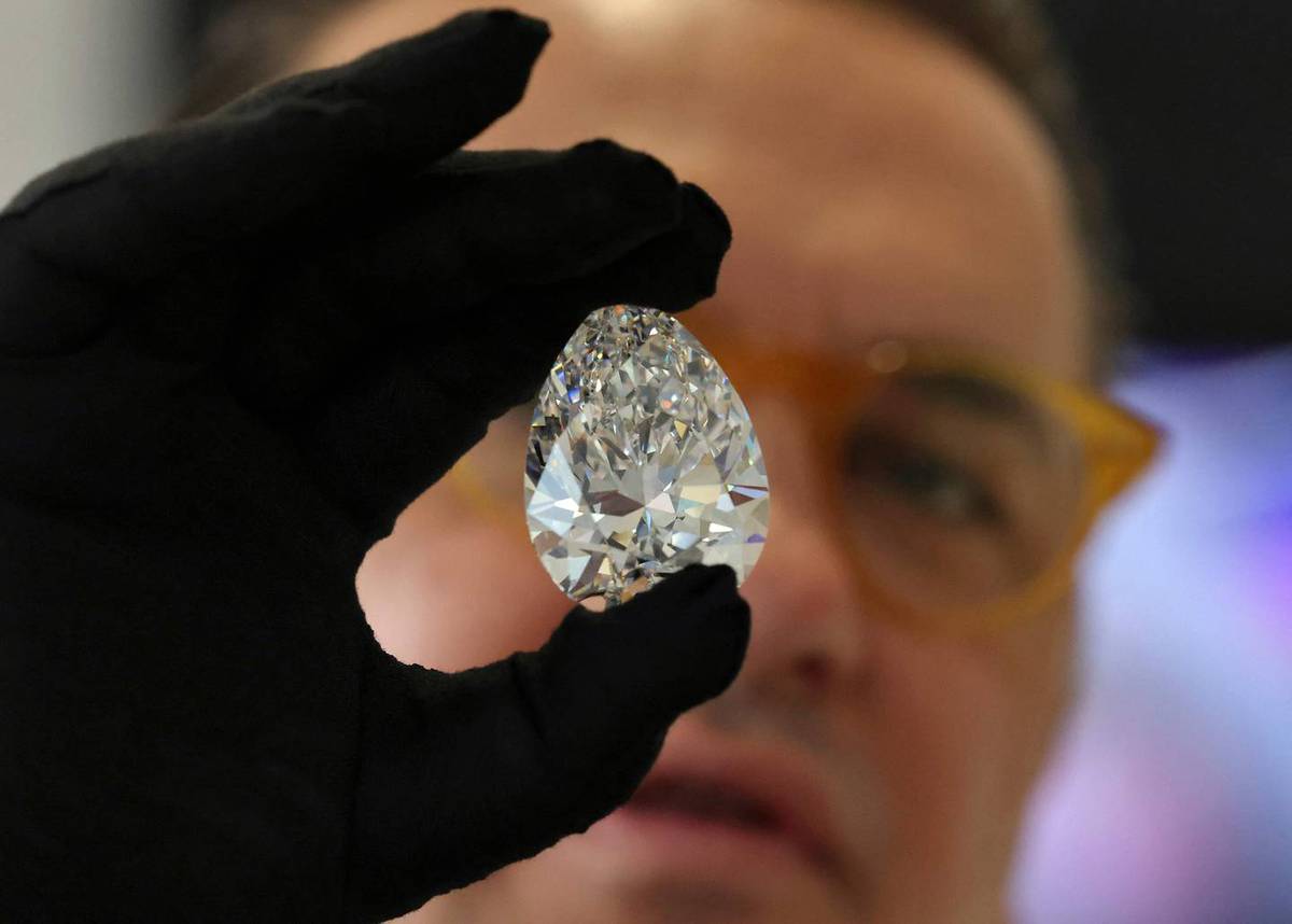بزرگ ترین الماس سفید جهان به نمایش درآمد