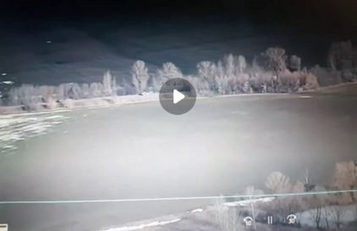 کاروان نظامی روسی و انفجار همزمان پنج بمب کنار جاده‌ای (فیلم)