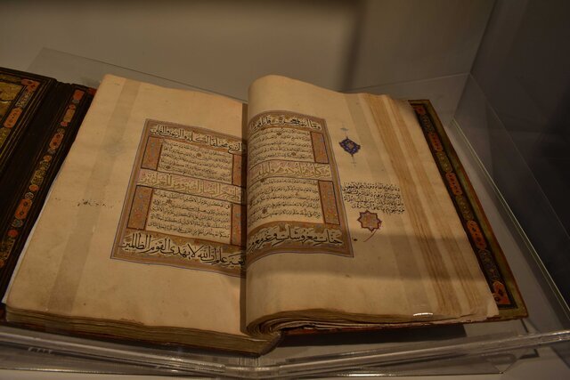 نمایش انار در آثار کهن ایران در موزه ملی