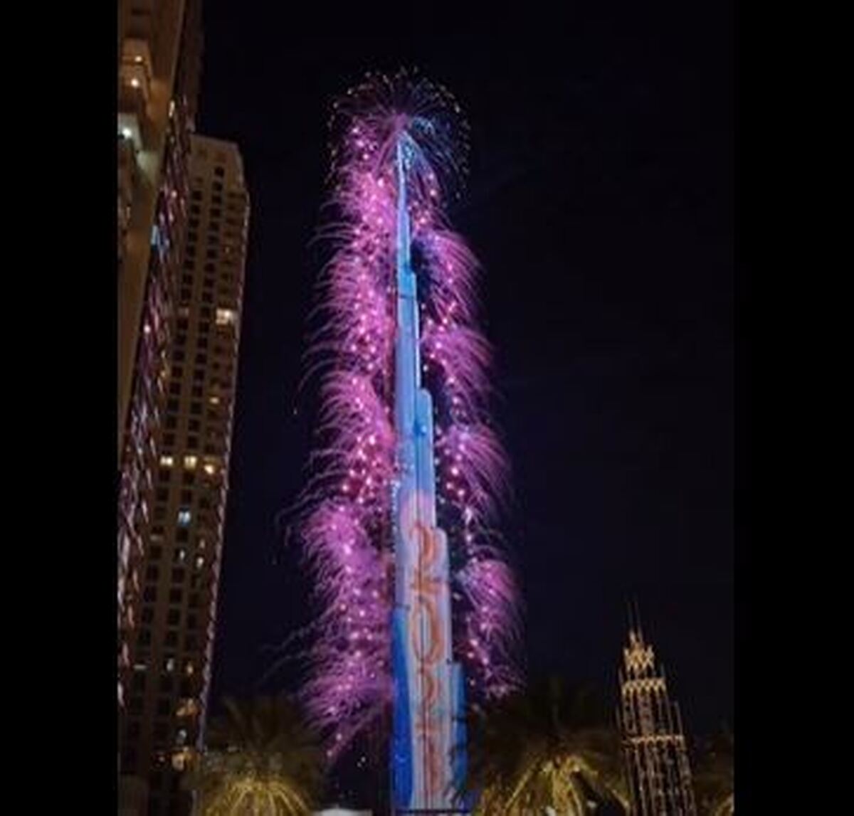 ببینید | جشن اماراتی‌ها به مناسبت سال نو میلادی در کنار برج خلیفه