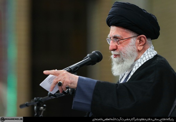 مقام معظم رهبری: راه رفع وسوسه تبلیغاتیِ اثرگذار بر ذهن جوان و نوجوان باتوم نیست، تبیین و روشنگری است