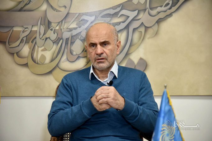 فرشاد مؤمنی، اقتصاددان: احتمال افزایش قیمت «حامل‌های انرژی» در سال آینده بسیار است/ بدنه حکومت از نظر کیفیت کارشناسی با یک سقوط بی سابقه روبه‌رو شده