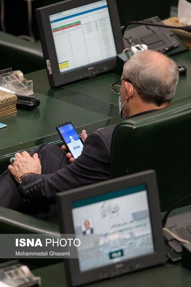 دور زدن «فیلترینگ» در صحن «بهارستان»/  شکار تصویر تلاش یک نماینده مجلس برای اتصال به «وی پی ان» در صحن علنی!