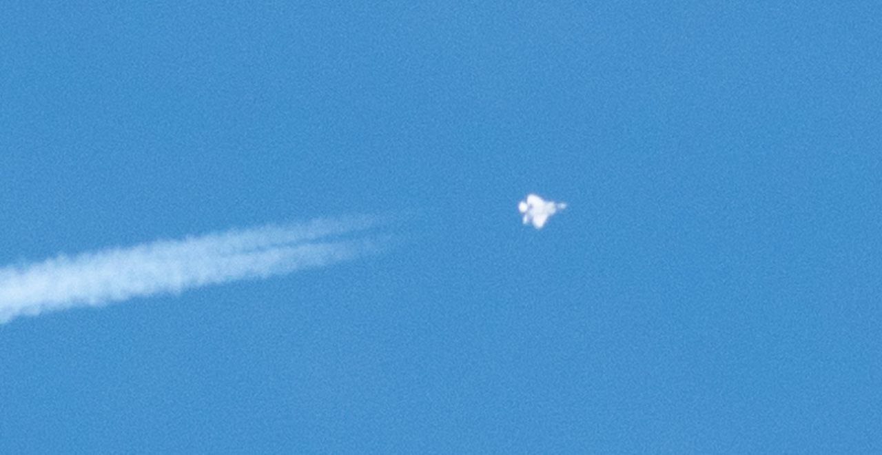 بالن چینی اولین شکار هوایی جنگنده F-22 رپتور  (عکس)