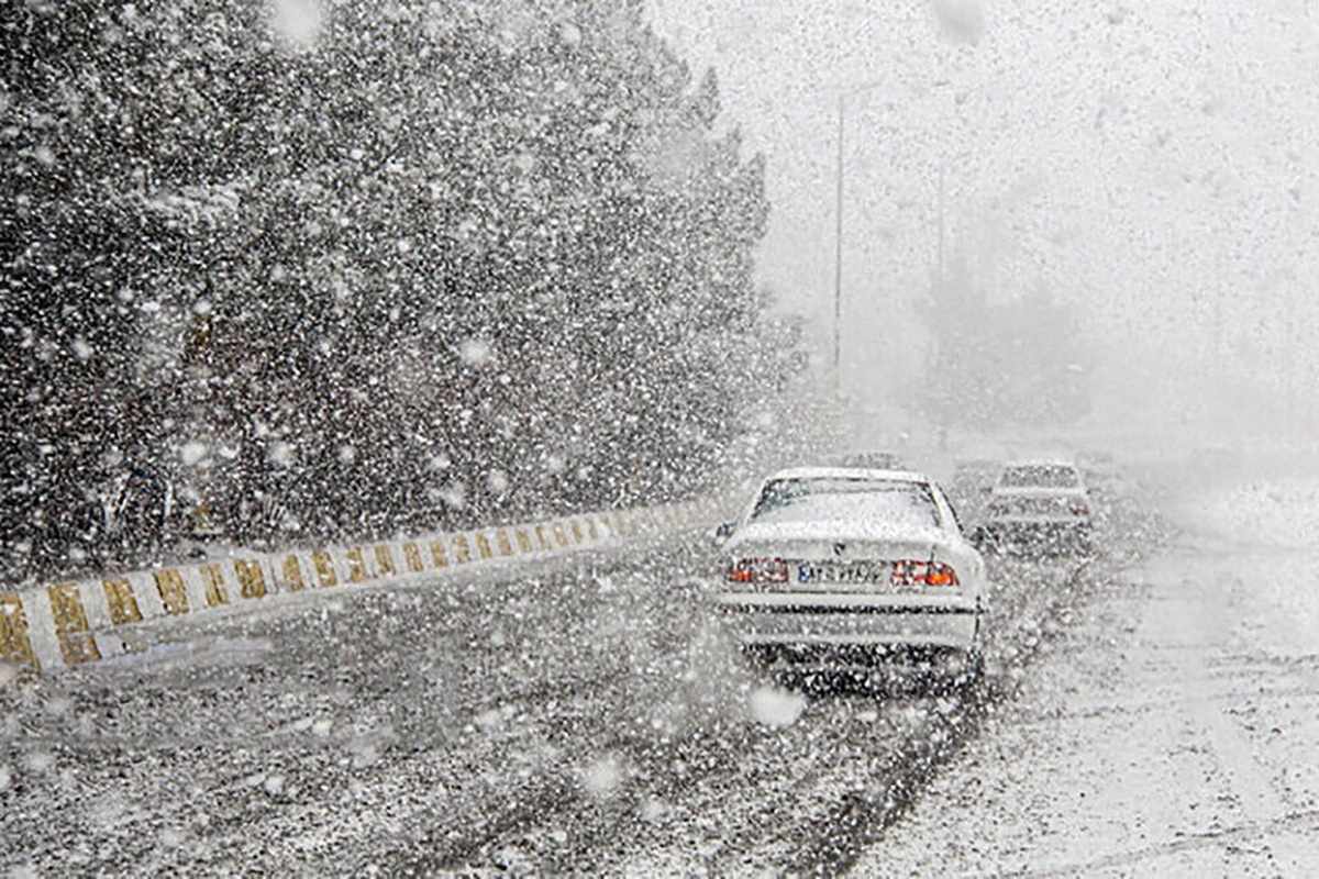 ببینید | بارش برف در  جاده فیروزکوه به تهران و مازندران