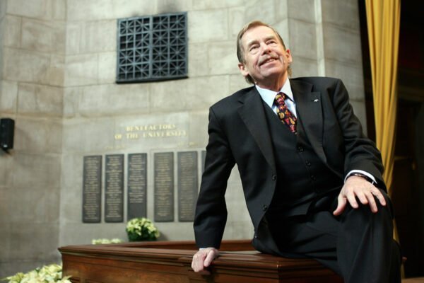 واتسلاف هاول در قدرت بیقدرتان چه میگوید؟ واتسلاف هاول در قدرت بیقدرتان چه میگوید؟